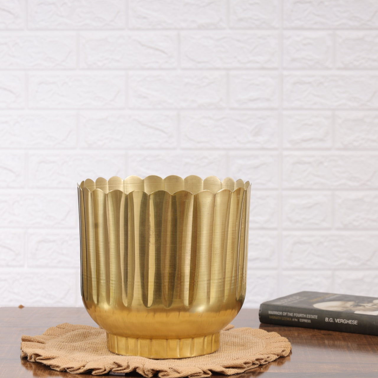 Coral Gold Planters with Cut-Work (Pack of 1)